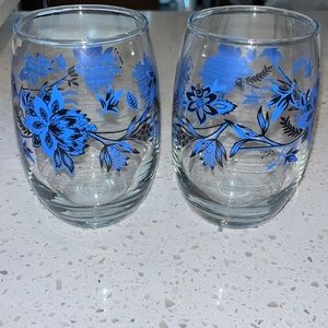 2 brand new stemless wine glasses, blue flowers
